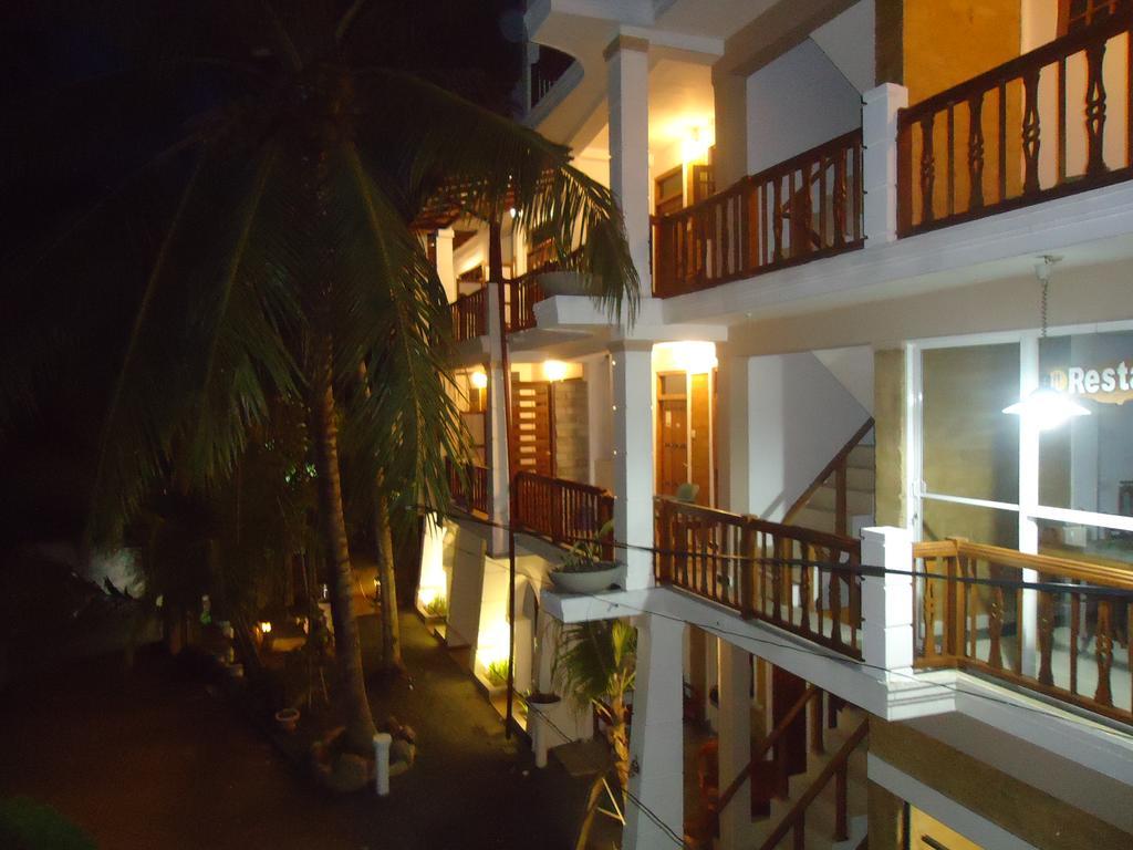 Sky Garden Mini Hotel Mirissa Exterior photo